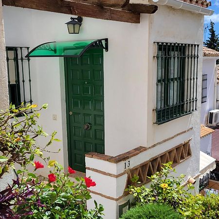Semi-Detached Adosado Con Encanto -130 M2 - Wifi 600 Mb - Piscina Comunitaria - Patio Privado Torremolinos Exterior foto